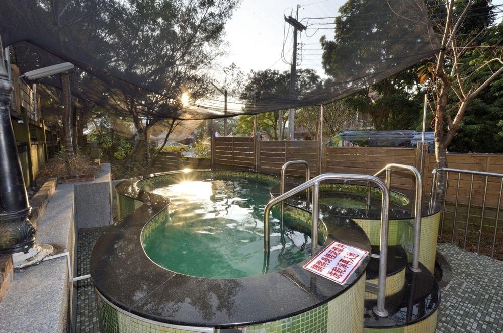 Toong Mao Spa Resort Guanziling Tainan Buitenkant foto