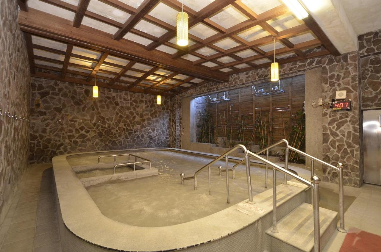 Toong Mao Spa Resort Guanziling Tainan Buitenkant foto